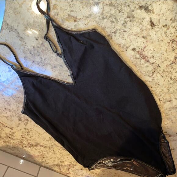 Leith One Piece Metallic Foiled Women’s Swimsuit NWOT MEDIUM - Picture 8 of 16